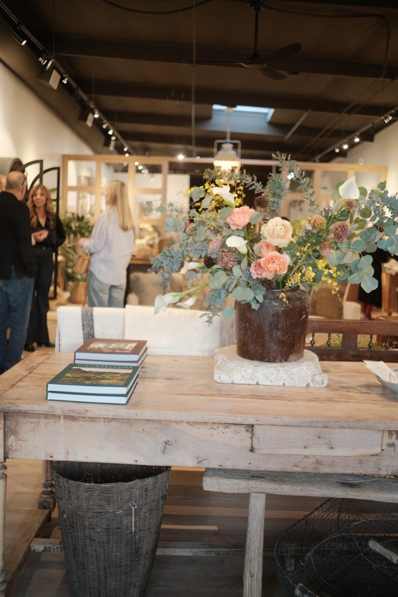 Vintage art and accessories